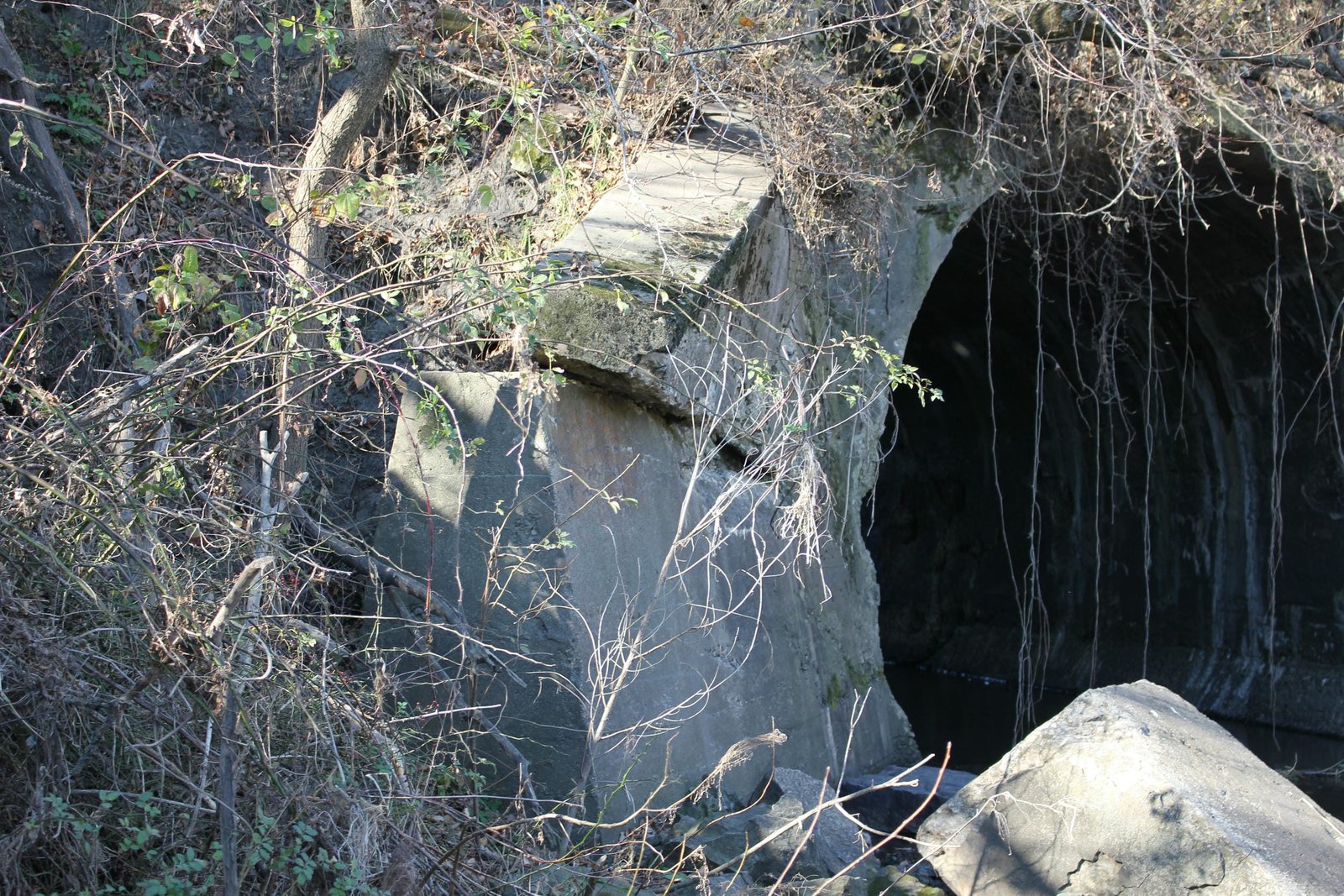 Southeast wing wall